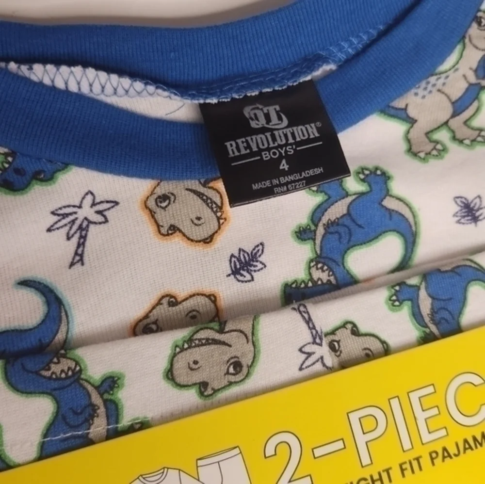 NWT Size 4 tight‎ fit pajamas dinosaurs trucks 2 pair sleepwear 1 price
